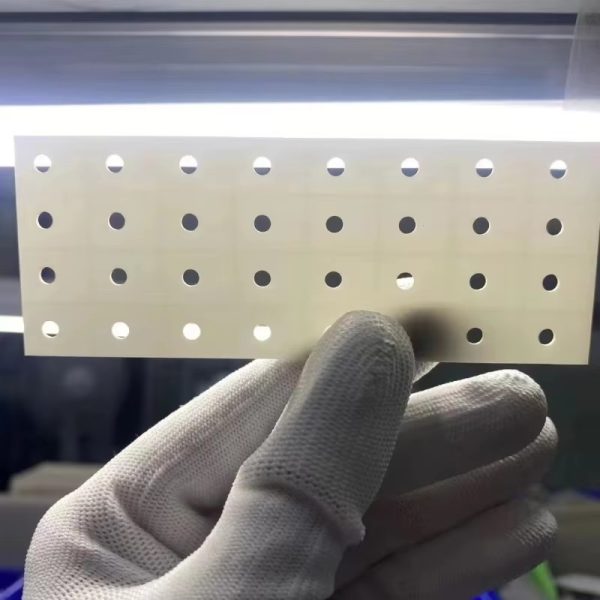 High Temperature Resistant Aluminum Nitride Ceramic Substrate Sheet Thermal Insulation Patch Welding Cutting Processing Service