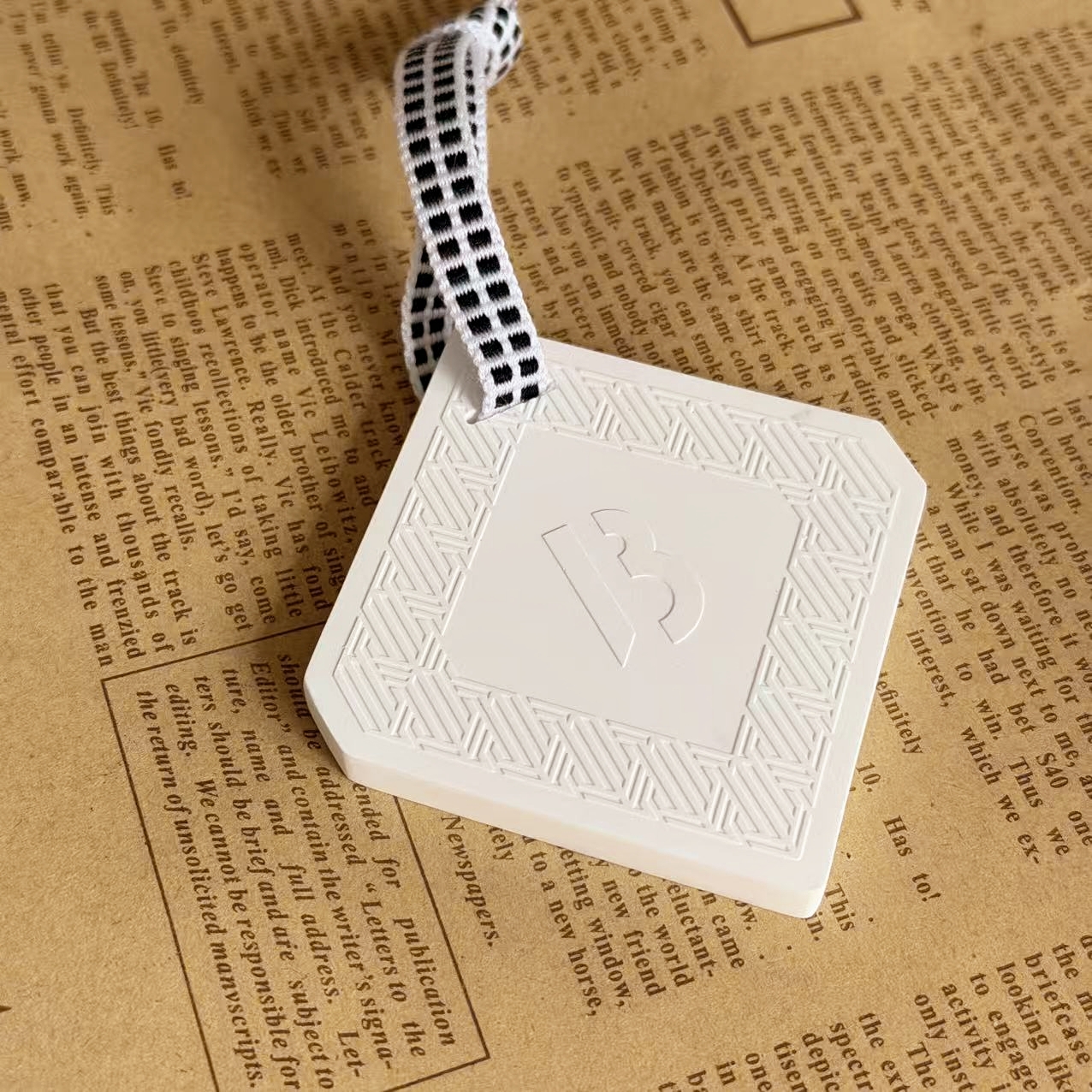 Custom Logo Hanging Aromatic Ceramic Gypsum Stone Aromatherapy Diffuser Essential Oil Car Air Freshener Pendant - Image 11