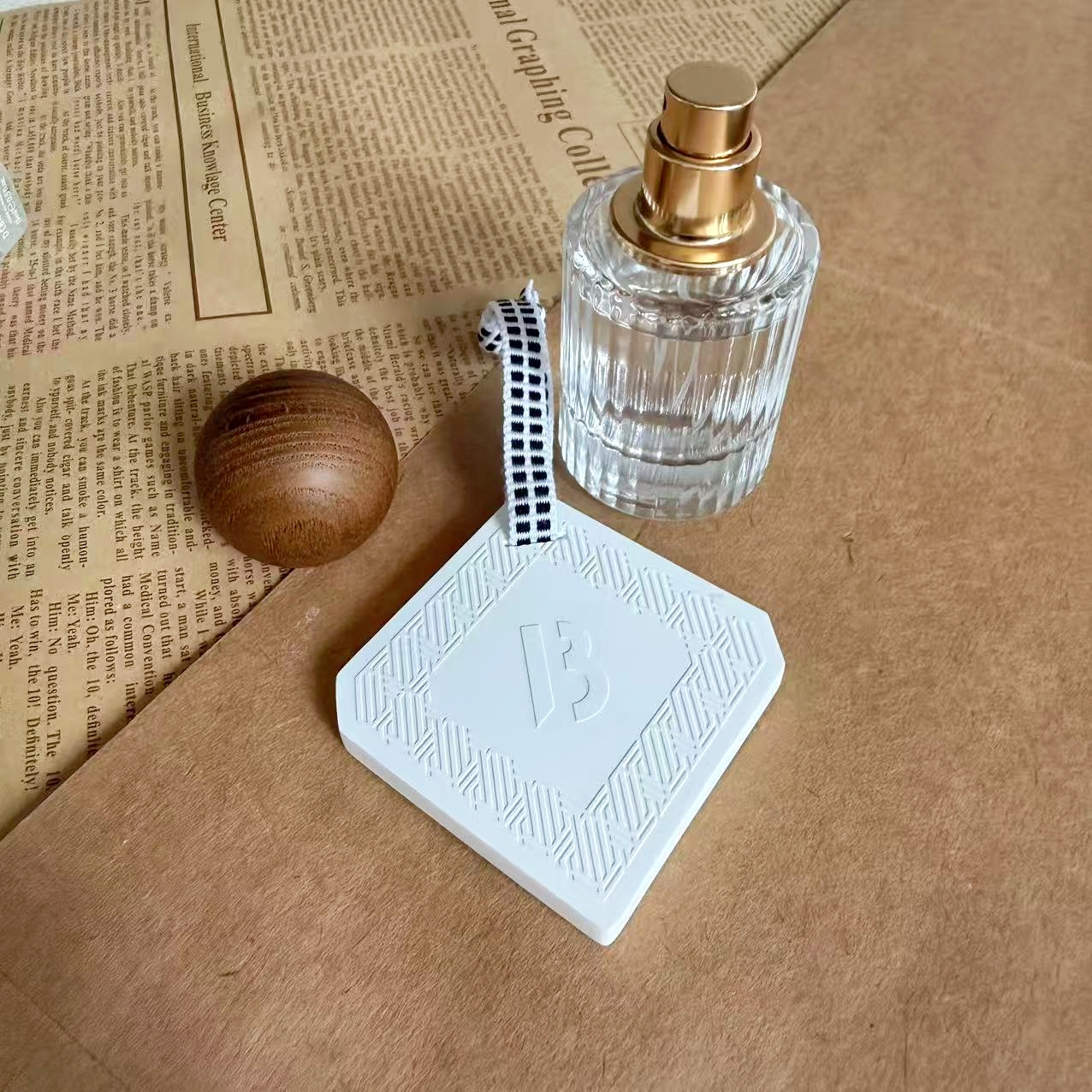 Custom Logo Hanging Aromatic Ceramic Gypsum Stone Aromatherapy Diffuser Essential Oil Car Air Freshener Pendant - Image 3