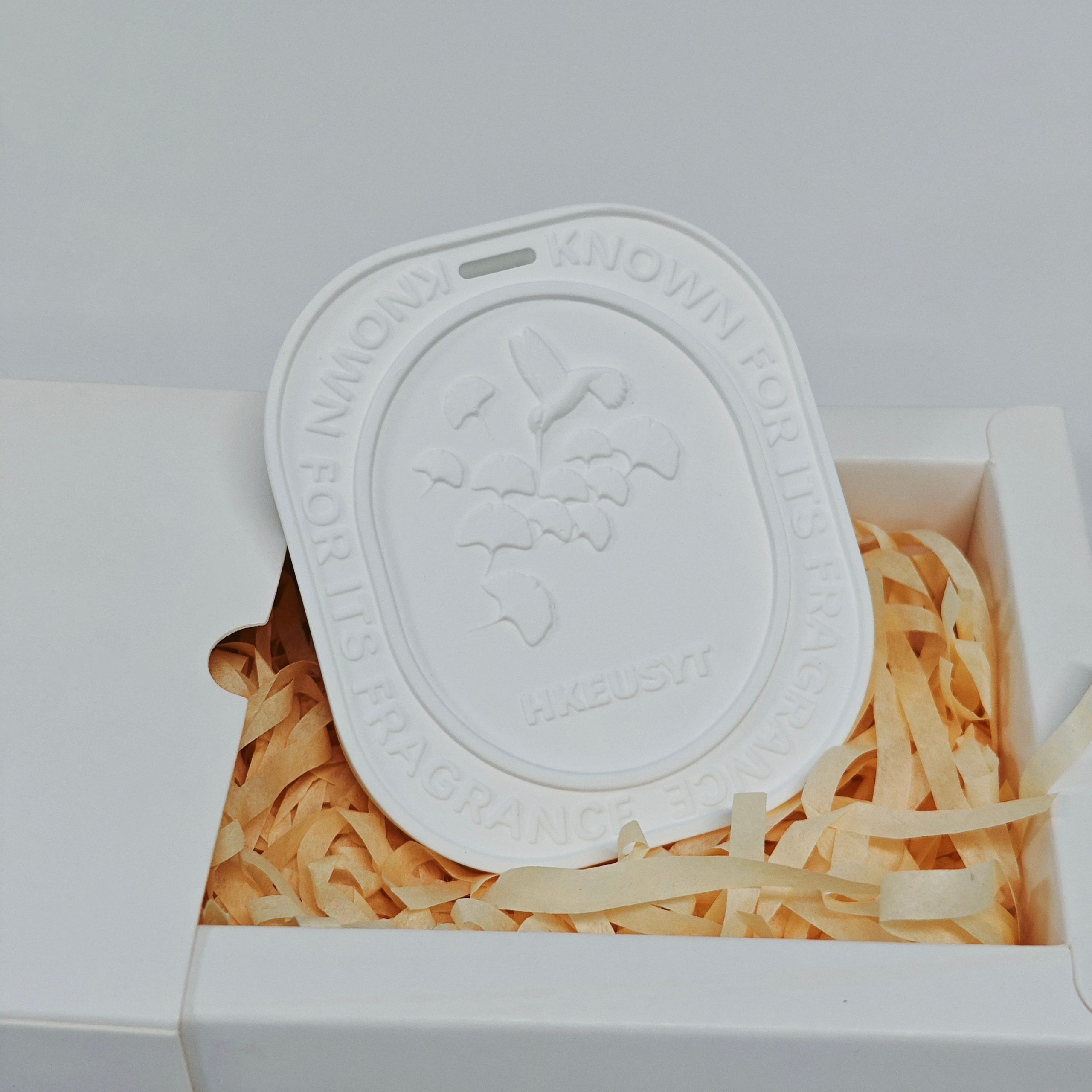 Customizable Ceramic Plates Gypsum Eco-friendly Aromatherapy Essential Oil Room Wardrobe Fragrance Clothing Fragrance Pendant - Image 3