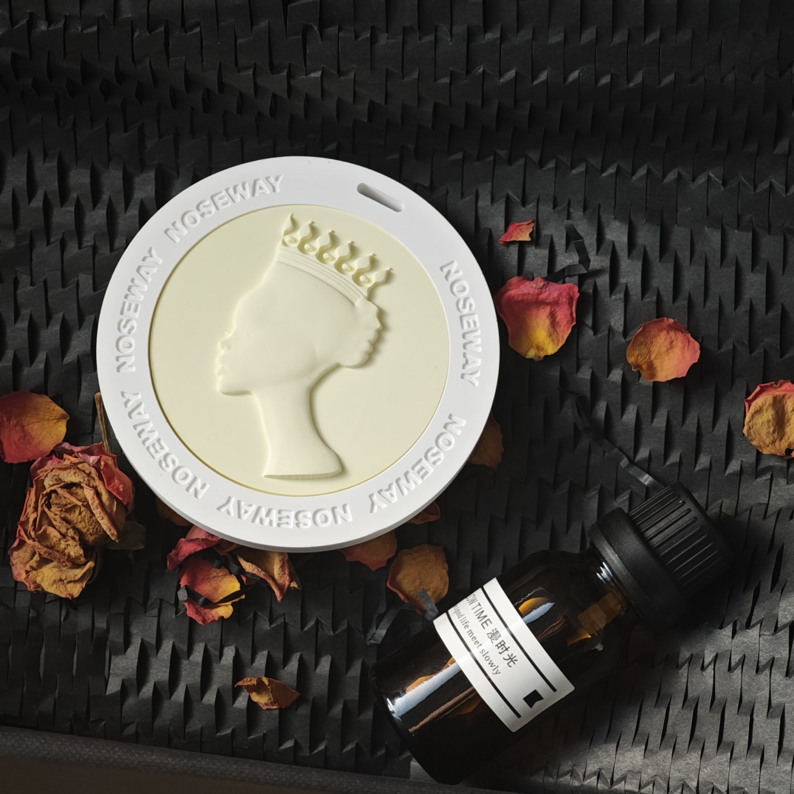 Custom Logo Queen Bust Plaster Essential Oil Diffuser Aroma Stone for Car Home Room Decoration Portable Scented Figurine - Image 3