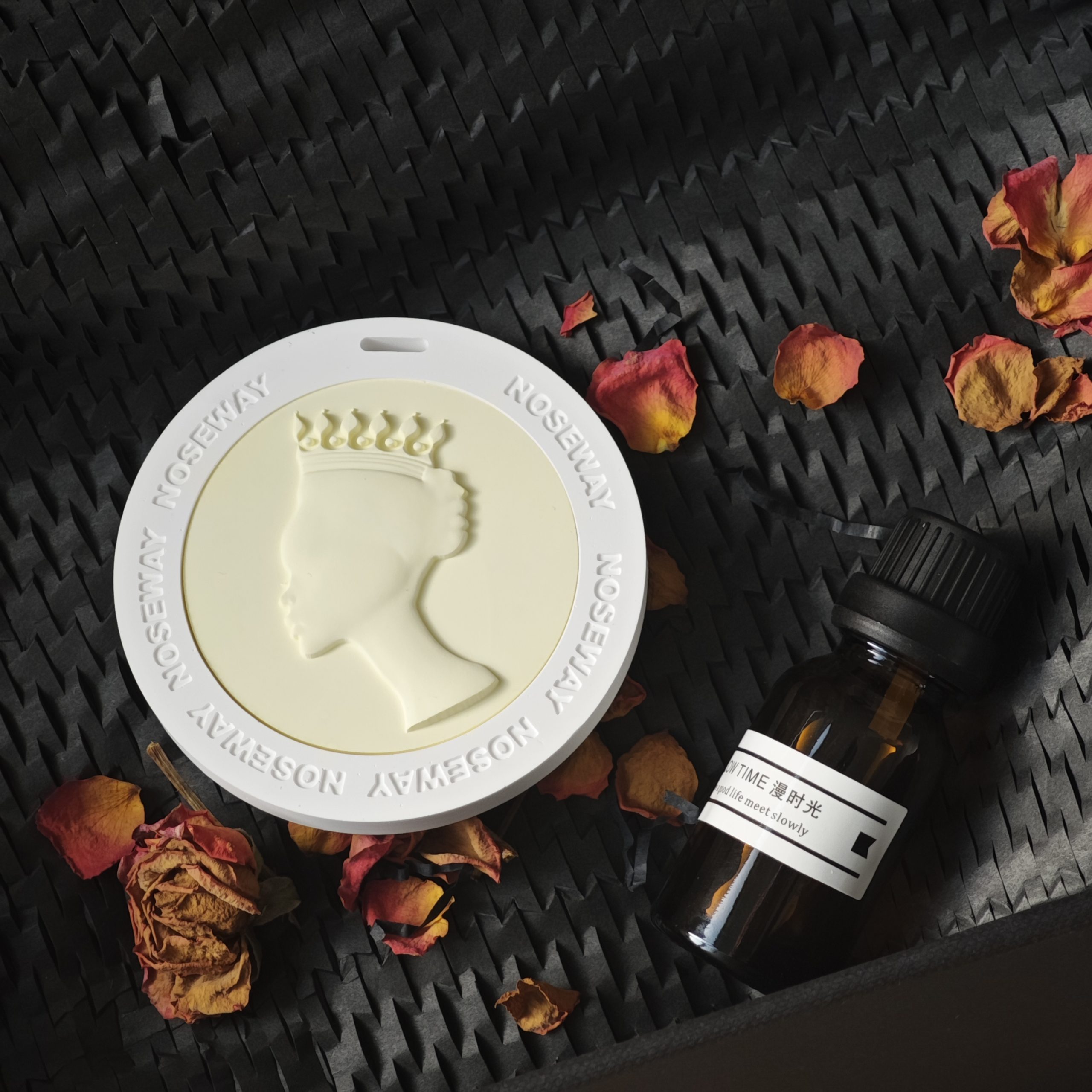 Custom Logo Queen Bust Plaster Essential Oil Diffuser Aroma Stone for Car Home Room Decoration Portable Scented Figurine - Image 5