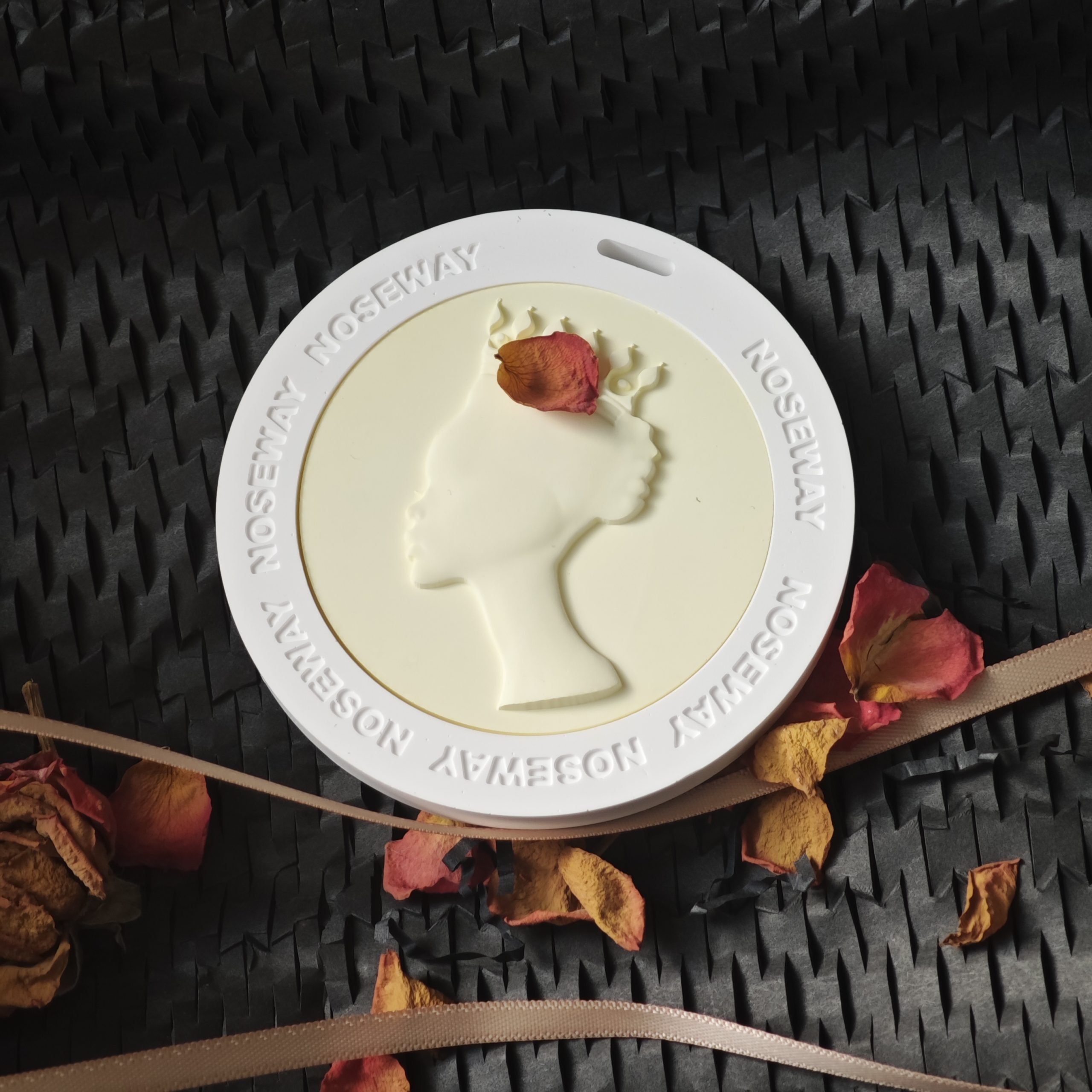 Custom Logo Queen Bust Plaster Essential Oil Diffuser Aroma Stone for Car Home Room Decoration Portable Scented Figurine - Image 7