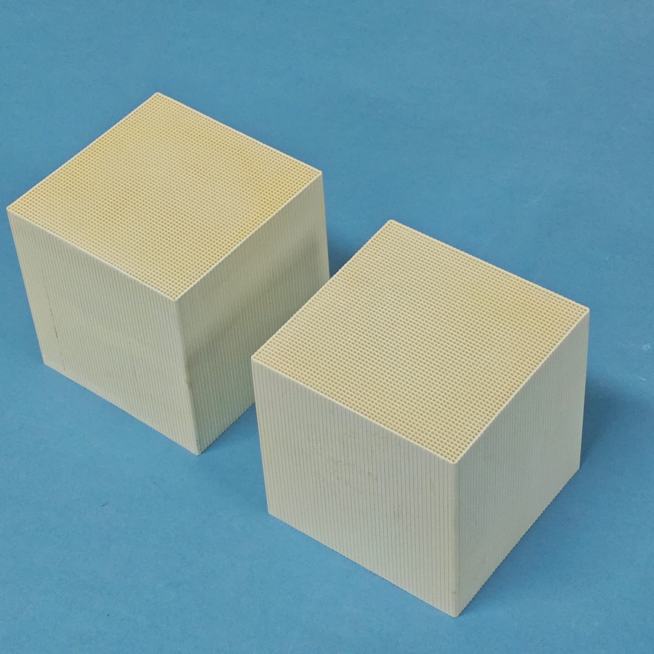 Industrial Alumina Ceramic Square Honeycomb Regenerator for Petrochemical NOx Abatement and High-Temperature Heat Recovery - Image 12