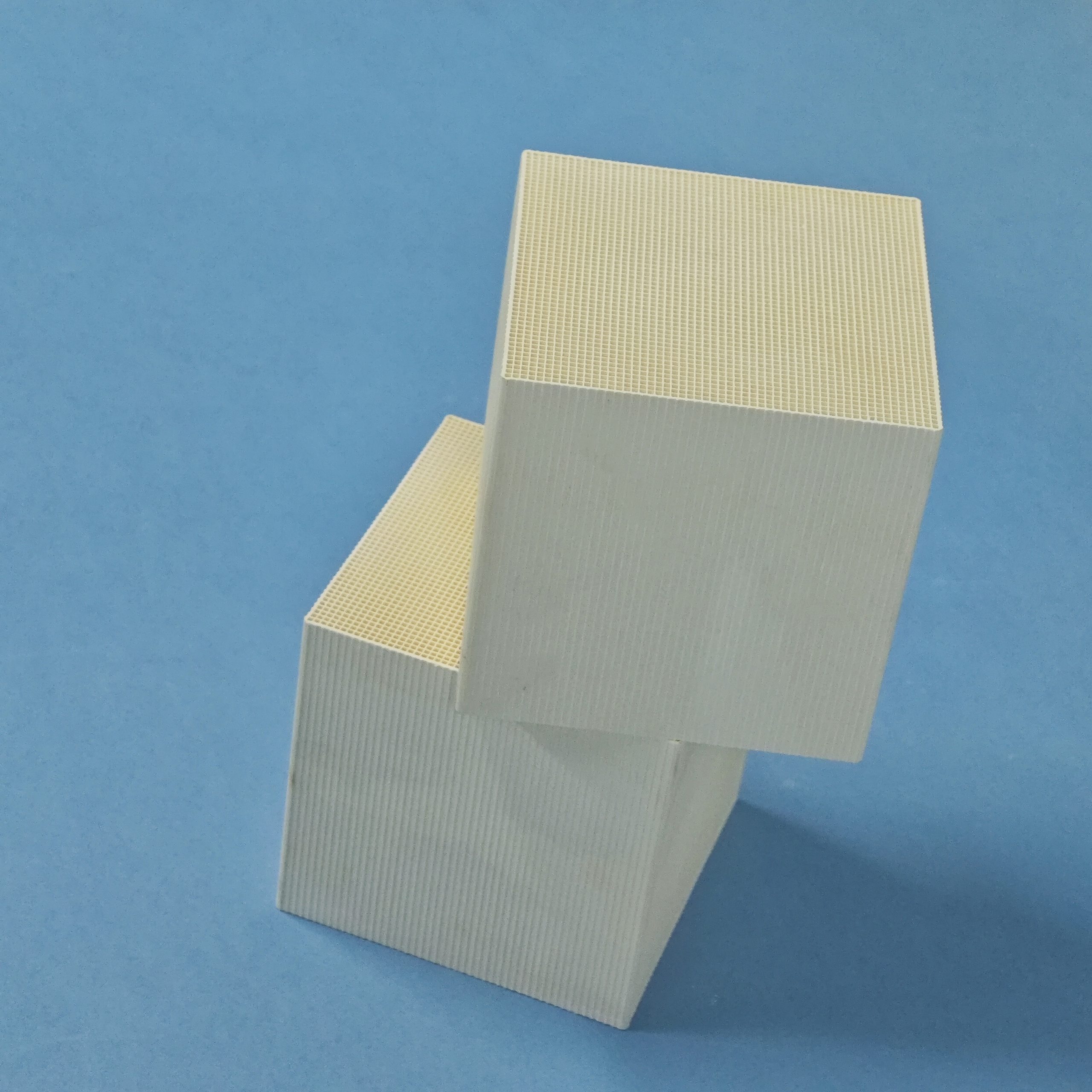 Industrial Alumina Ceramic Square Honeycomb Regenerator for Petrochemical NOx Abatement and High-Temperature Heat Recovery - Image 16