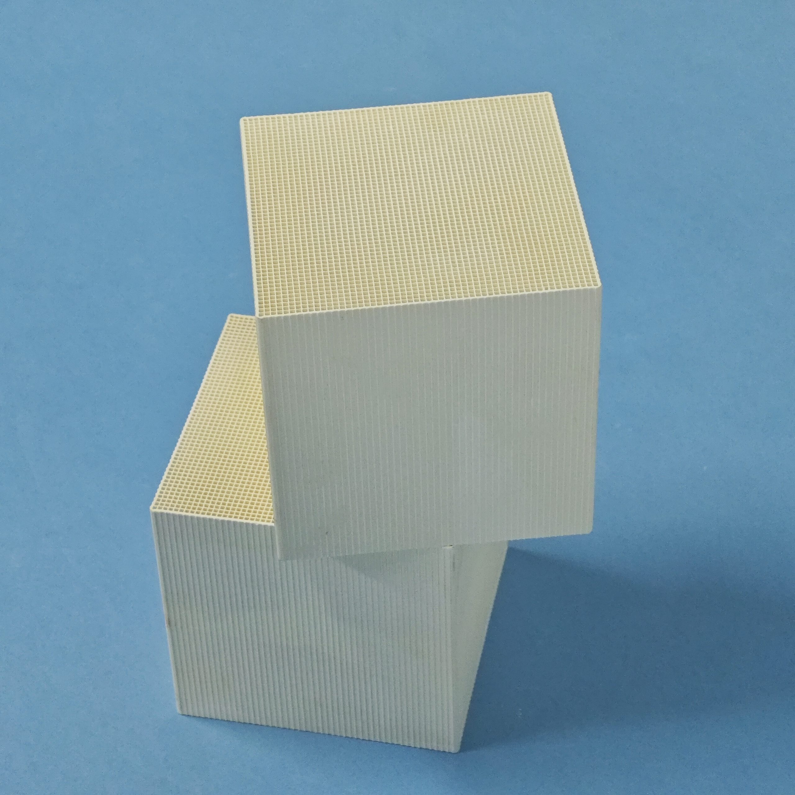 Industrial Alumina Ceramic Square Honeycomb Regenerator for Petrochemical NOx Abatement and High-Temperature Heat Recovery - Image 17