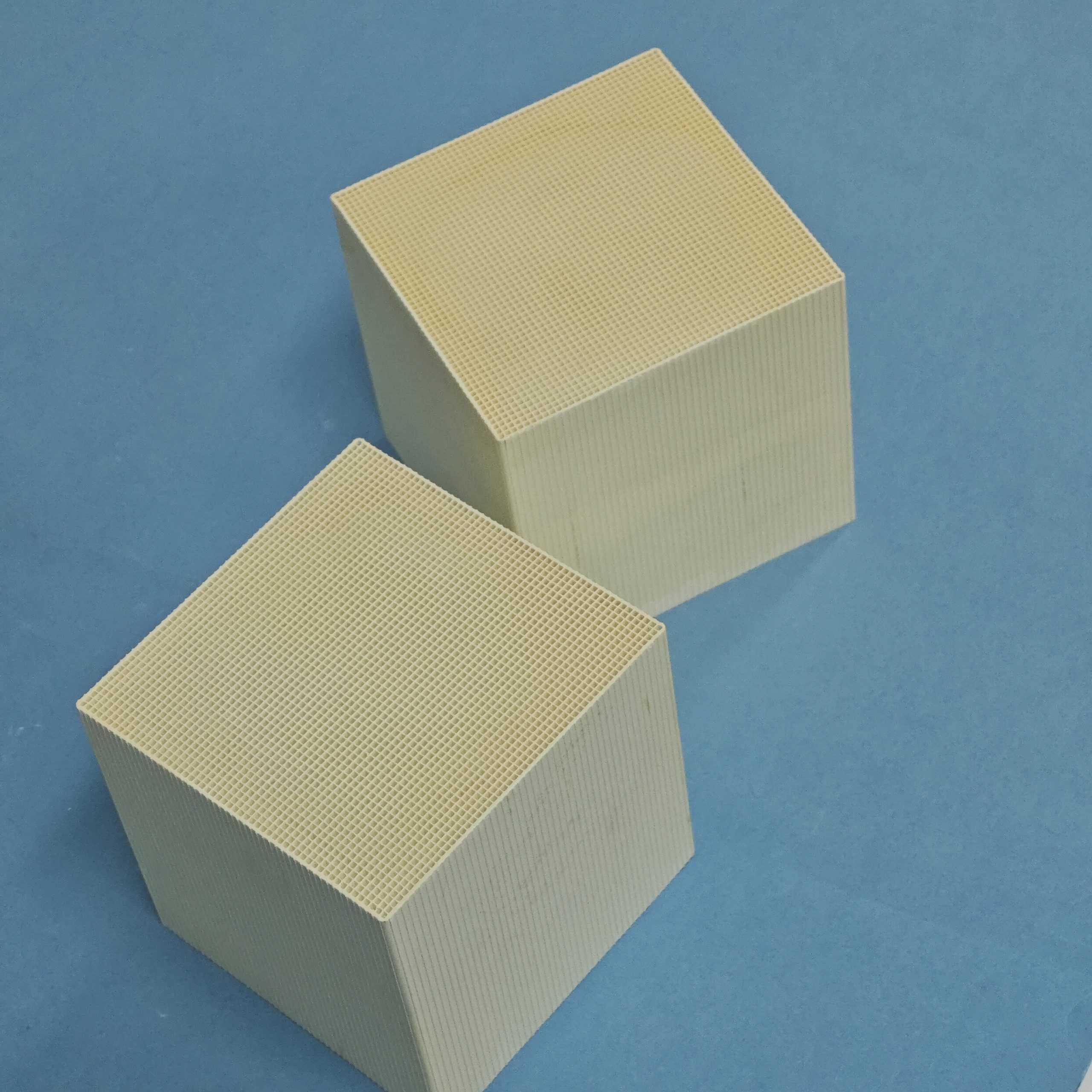 Industrial Alumina Ceramic Square Honeycomb Regenerator for Petrochemical NOx Abatement and High-Temperature Heat Recovery - Image 21