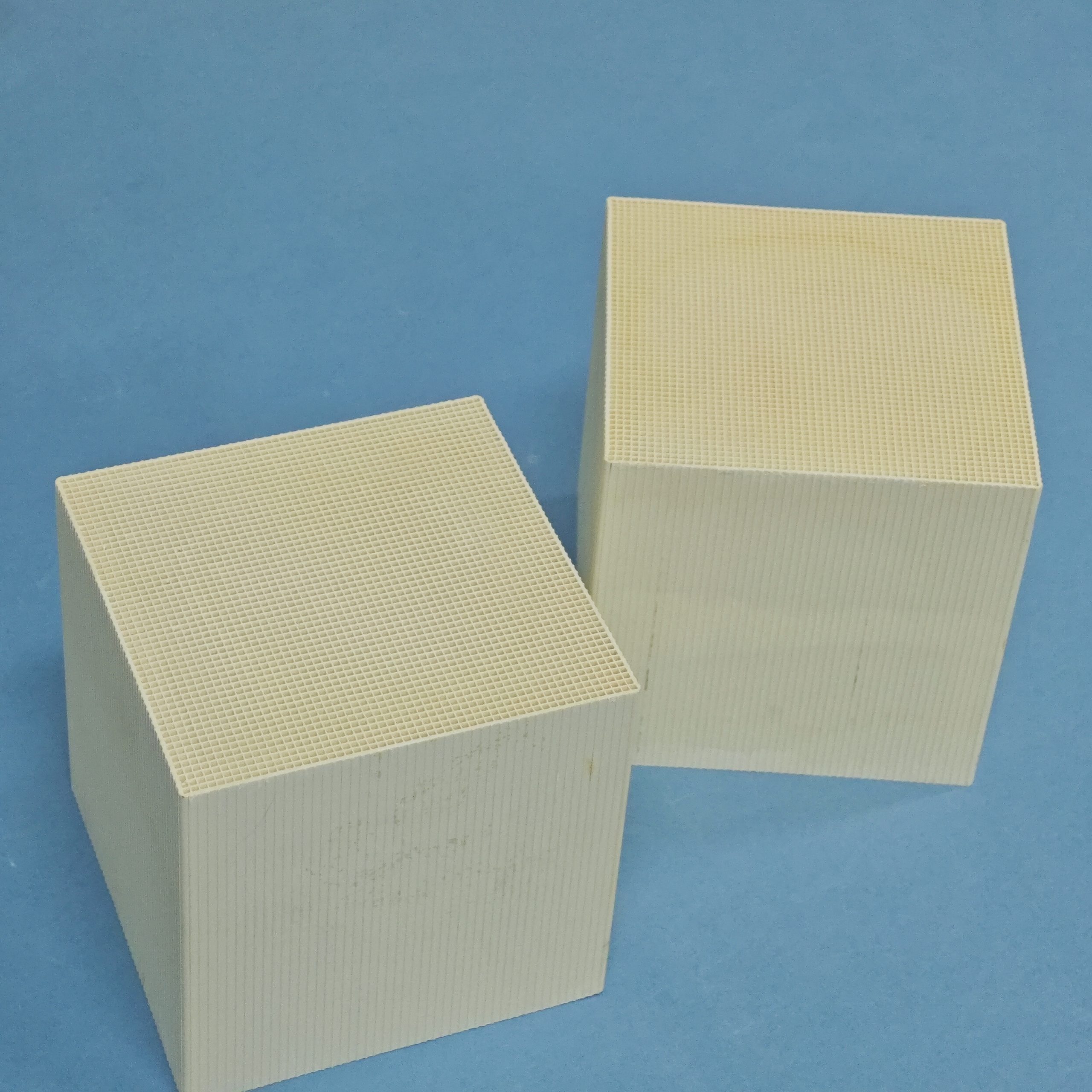 Industrial Alumina Ceramic Square Honeycomb Regenerator for Petrochemical NOx Abatement and High-Temperature Heat Recovery - Image 23