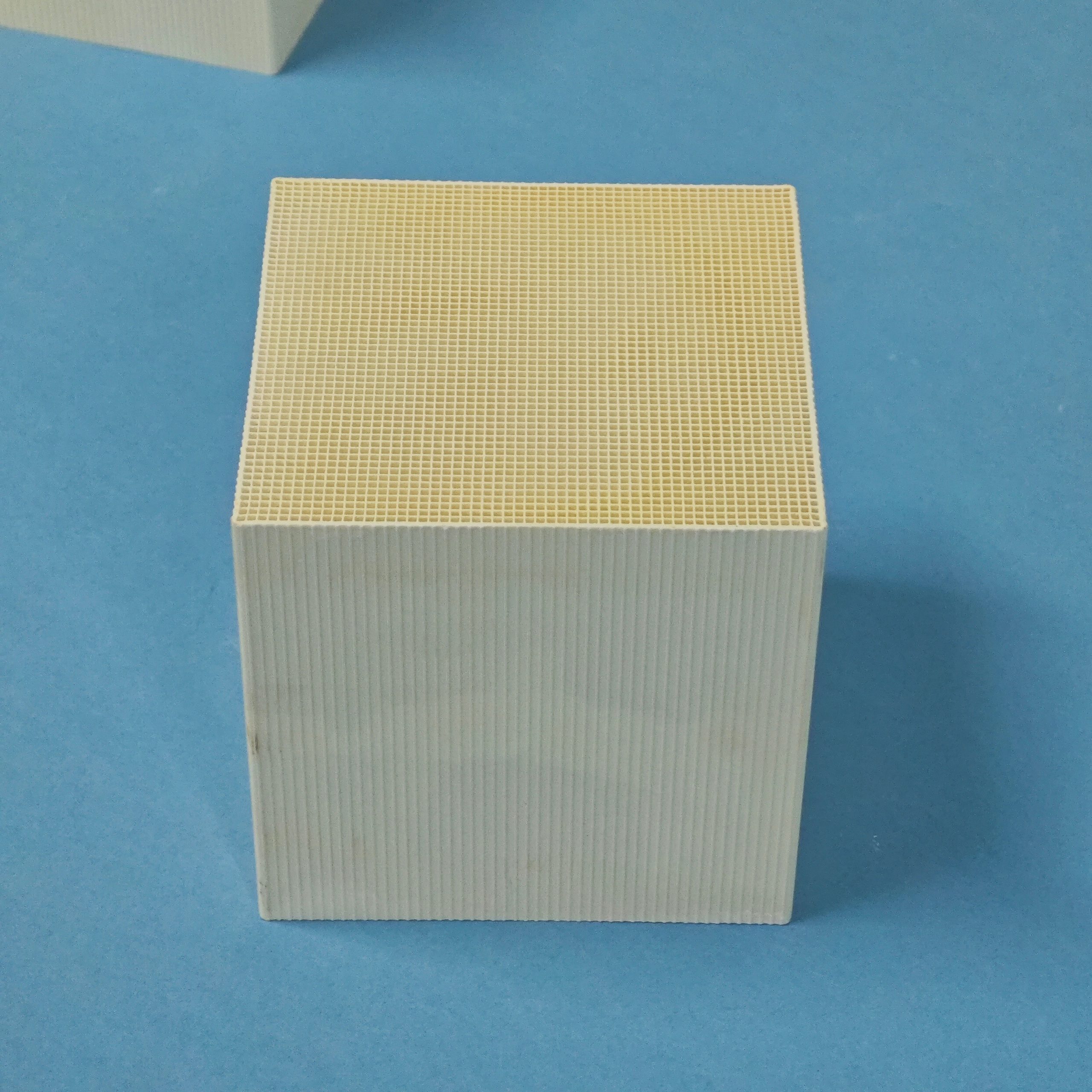 Industrial Alumina Ceramic Square Honeycomb Regenerator for Petrochemical NOx Abatement and High-Temperature Heat Recovery - Image 24