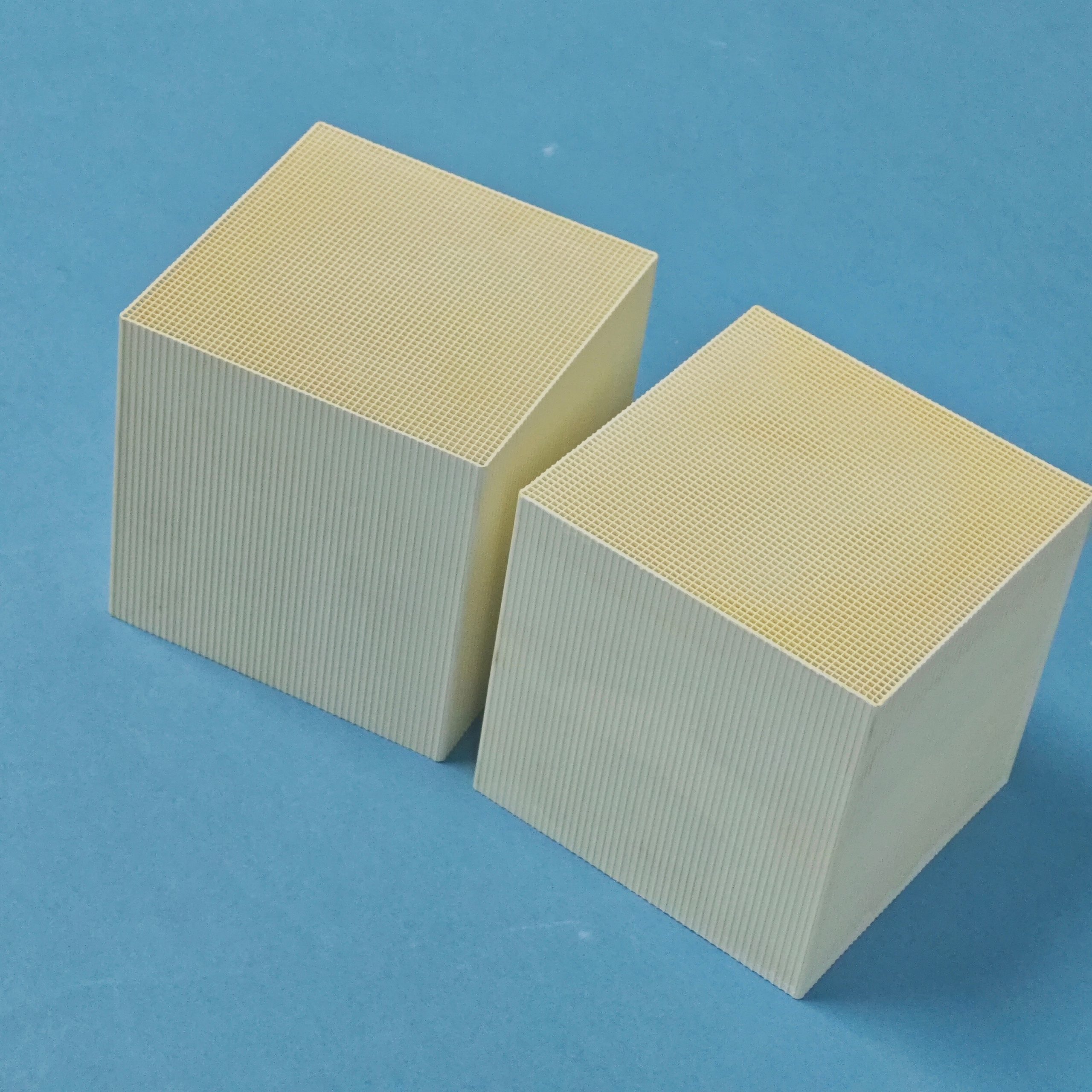 Industrial Alumina Ceramic Square Honeycomb Regenerator for Petrochemical NOx Abatement and High-Temperature Heat Recovery - Image 5